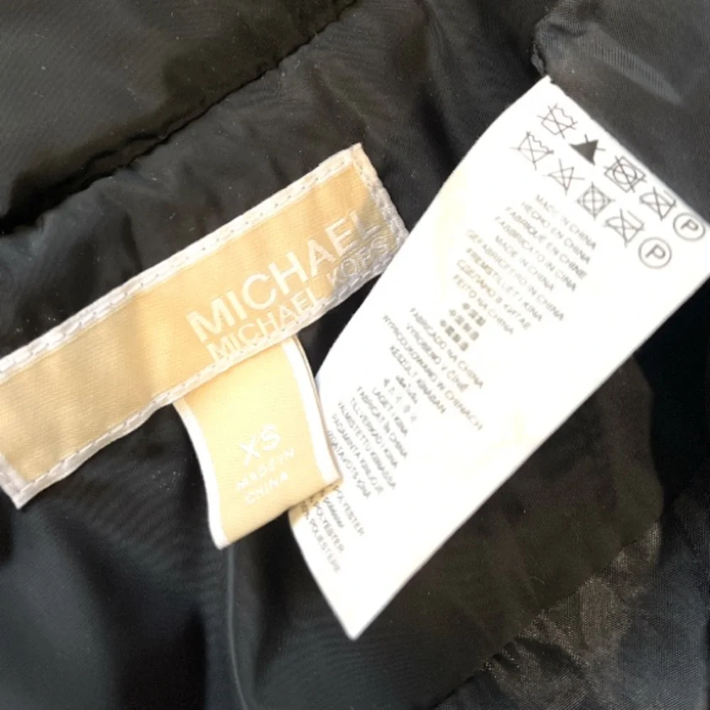 Michael Michael Kors black puffer vest size extra small - Picture 10 of 10